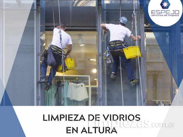 Servicio de Limpieza de Vidrios en Altura